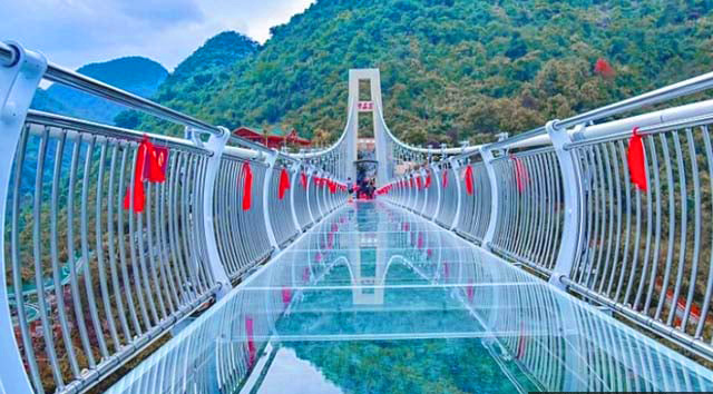 wisata bromo Bromo jembatan kaca
